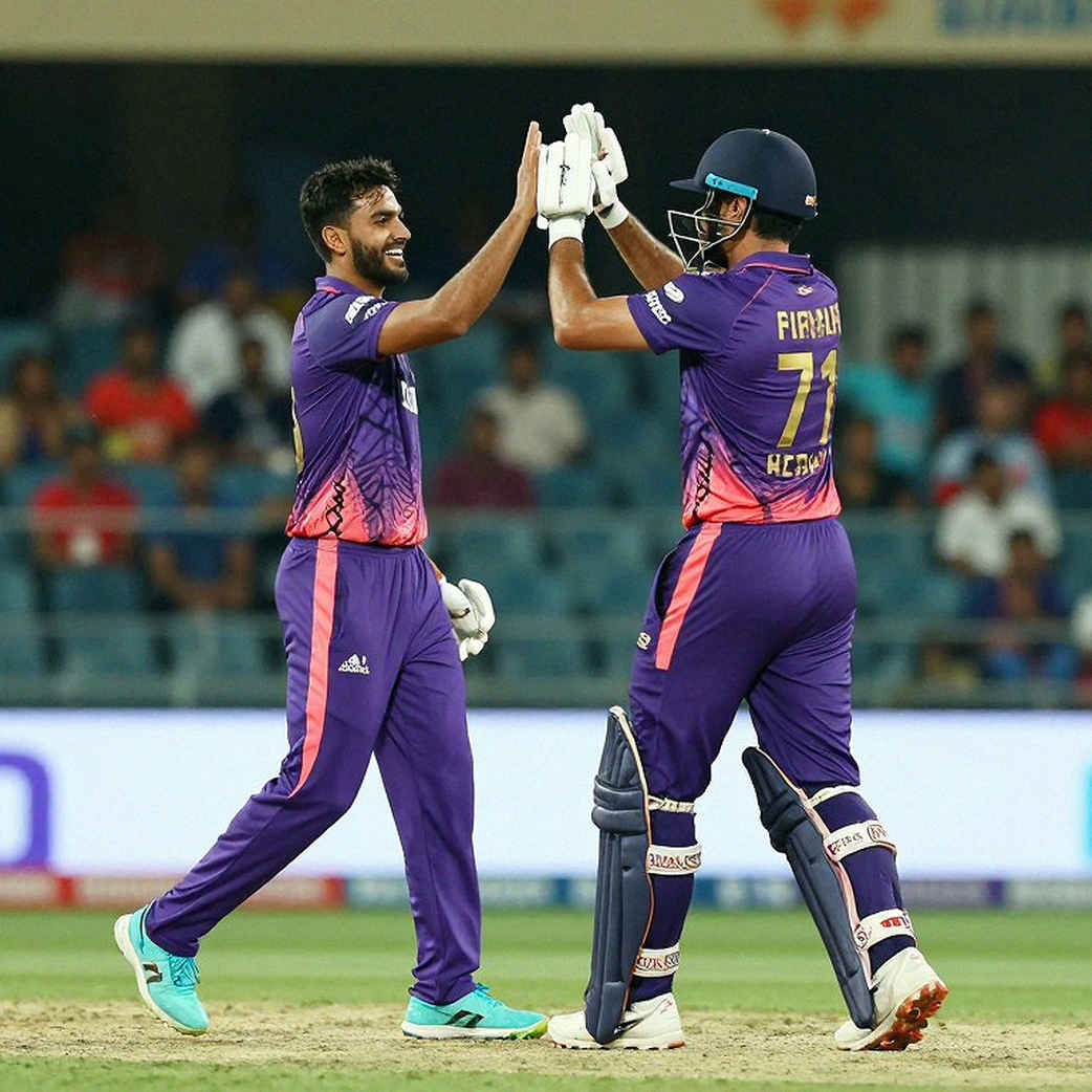 রাওয়ালপিন্ডির ছয় উইকেট: আরাফাত মিনহাসের কেরিয়ার-সংকেত নাকি ভেন্যু-প্রতিভা?